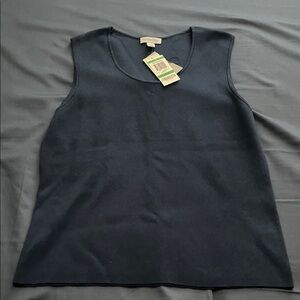 Women's Navy Sleeveless Knit Top - Never Worn